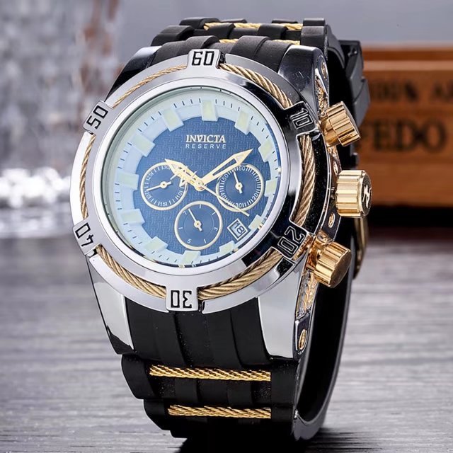 Large dial full function quartz men's watch